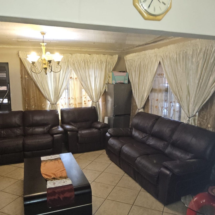 4 Bedroom Property for Sale in Grasslands Free State